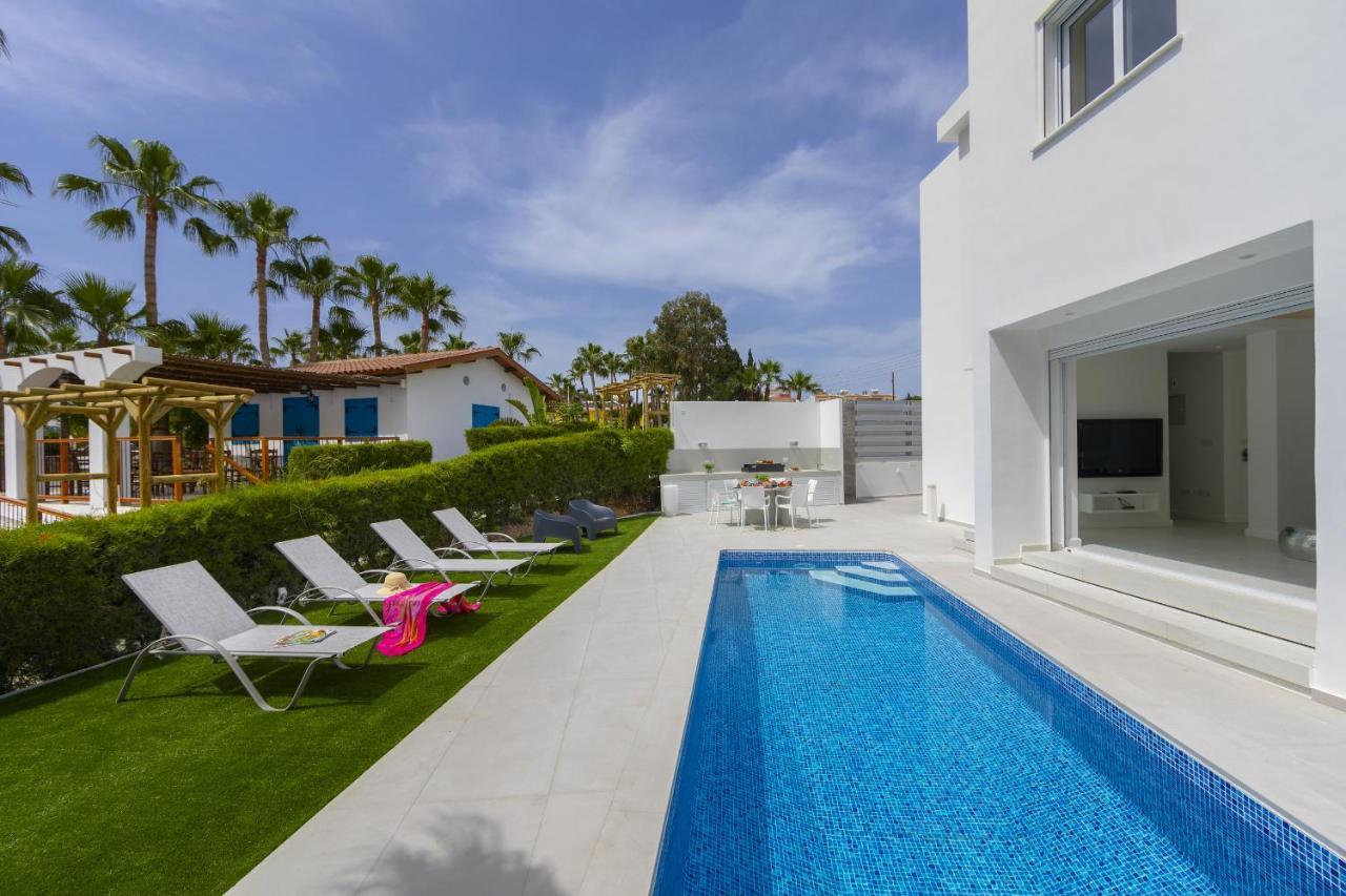 Villa Piera By The Sea *